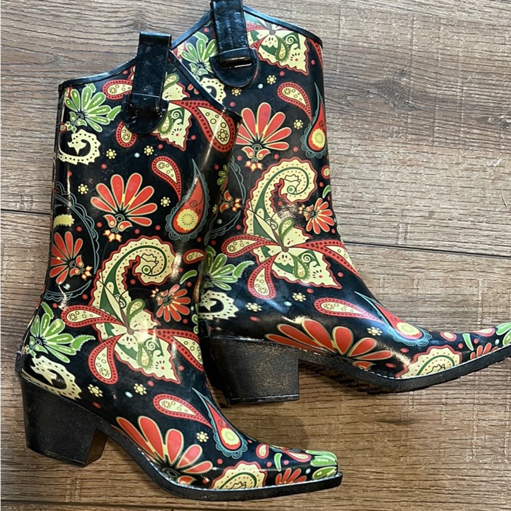 Paisley Cowgirl Rubber Rainboots